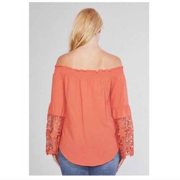 ✨OFF SHOULDER BELL CROCHET SLEEVE TOP.  NEW - Picture 3 of 6